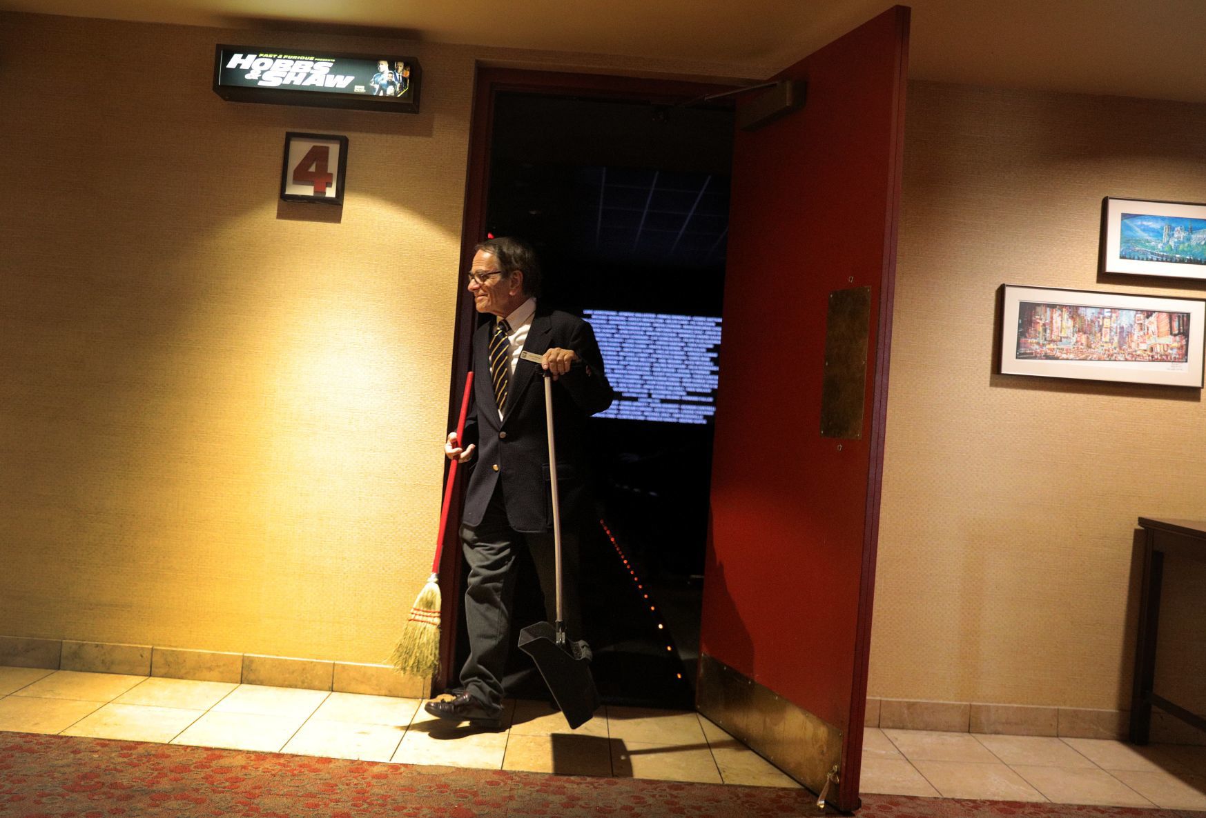 Theater organist delights in keeping old traditions